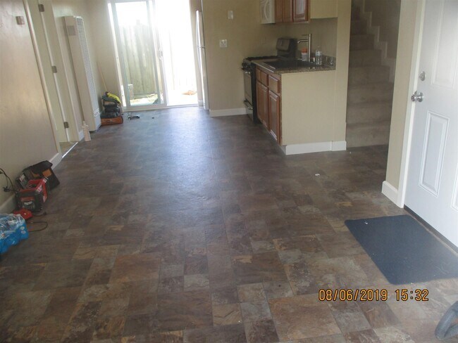 Building Photo - 5448 Mary Ln Dr