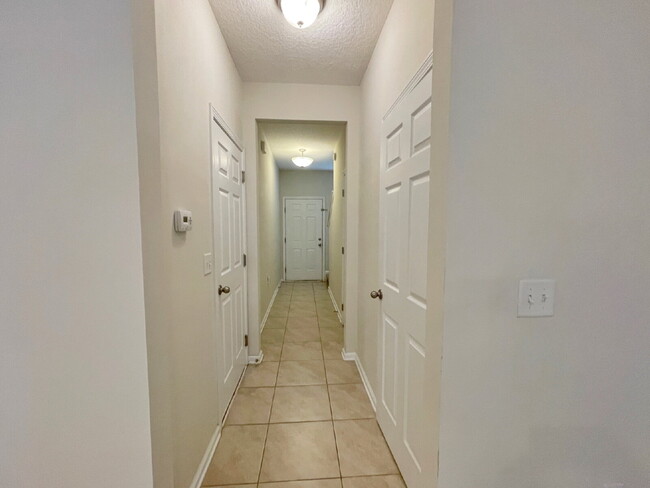 Building Photo - Moultrie Village Townhome, 2 BR/2.5 BA/1 Car