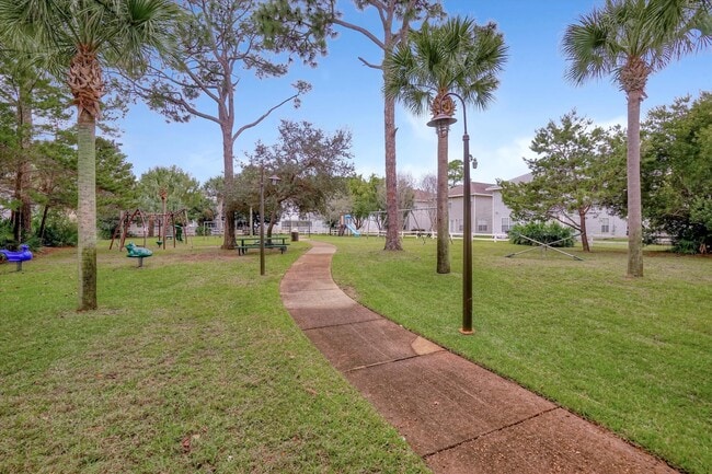 Building Photo - 224 Twin Lakes Ln