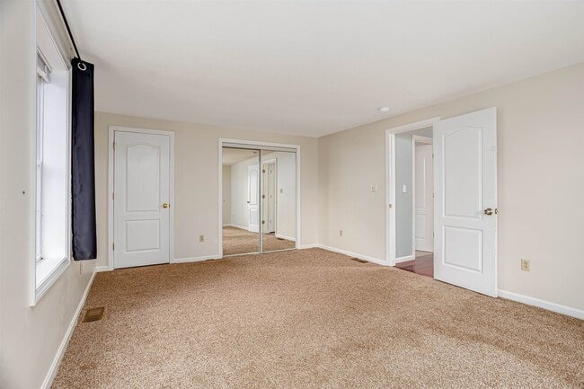 Building Photo - 15 N Intervale St