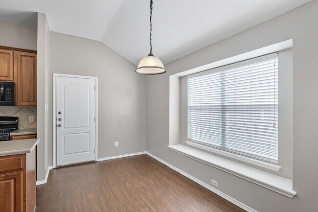 Building Photo - 3 Bedroom in Kyle with Fresh Paint Through...