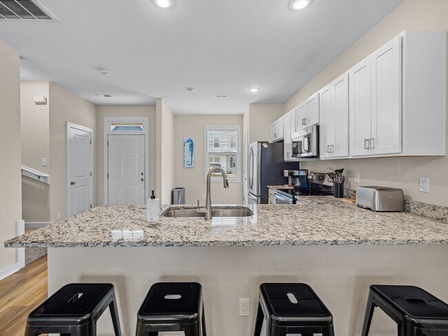 Building Photo - Townhome in Sneads Ferry