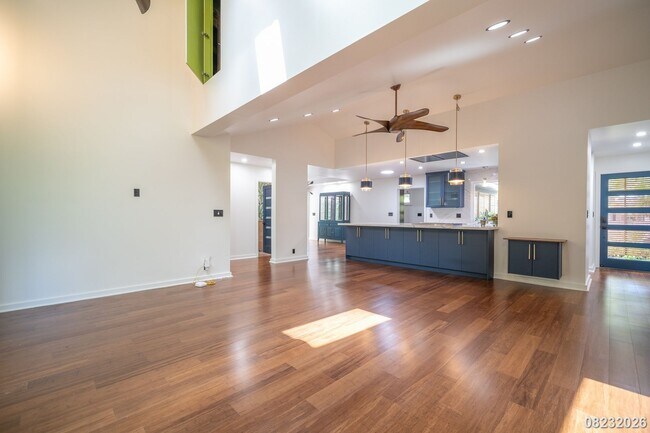 Building Photo - 427 Akoakoa Pl