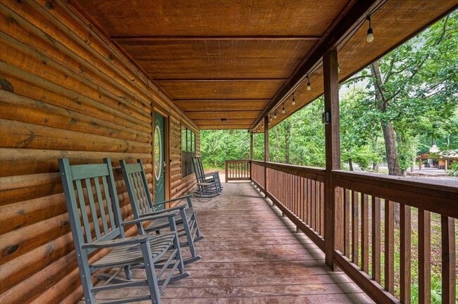 Building Photo - 206 Orca Rd