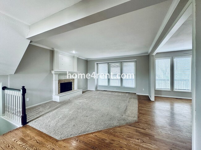 Building Photo - Beautiful Overland Park Home in Blue Valle...