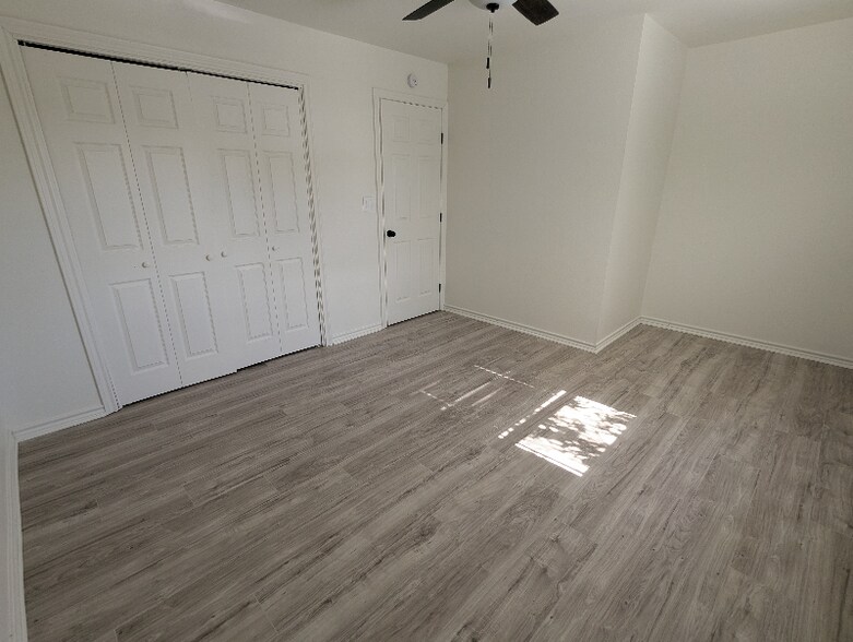 Building Photo - 114 Scofield Ave