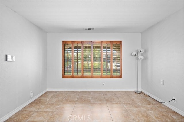 Building Photo - 10703 Valley Dr