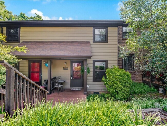 Building Photo - 16 Spears Ave