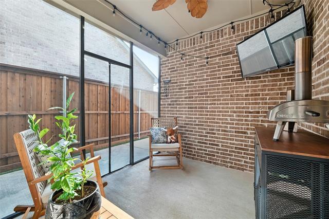 Building Photo - 2141 Olivereta Dr