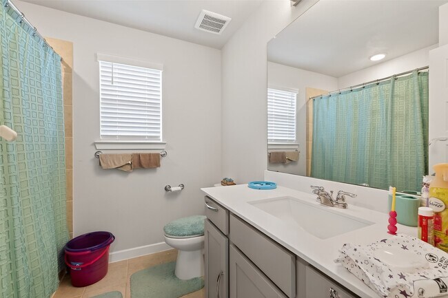 Building Photo - 18619 Greenwood Mdw Trl