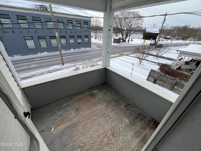 Building Photo - 715 Hudson Ave