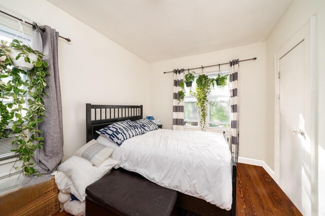 Building Photo - 6331 John F. Kennedy Blvd