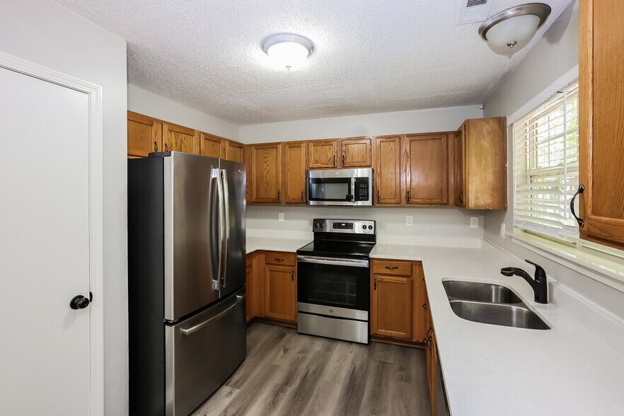 Building Photo - 8620 Warwick Crest Ln