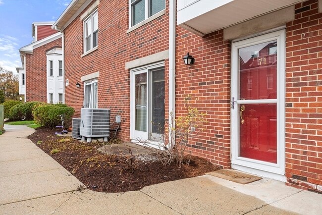 Building Photo - 156 Quincy Shore Dr