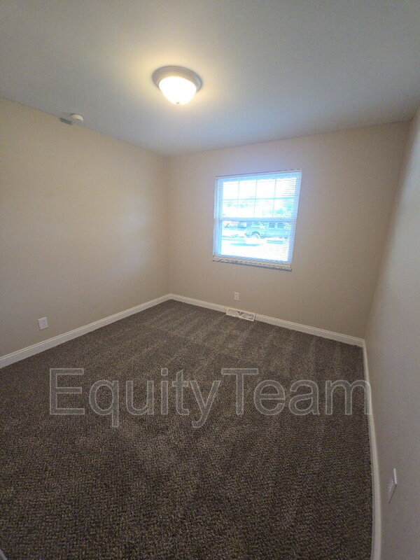 Building Photo - 3521 Mary Ann Dr