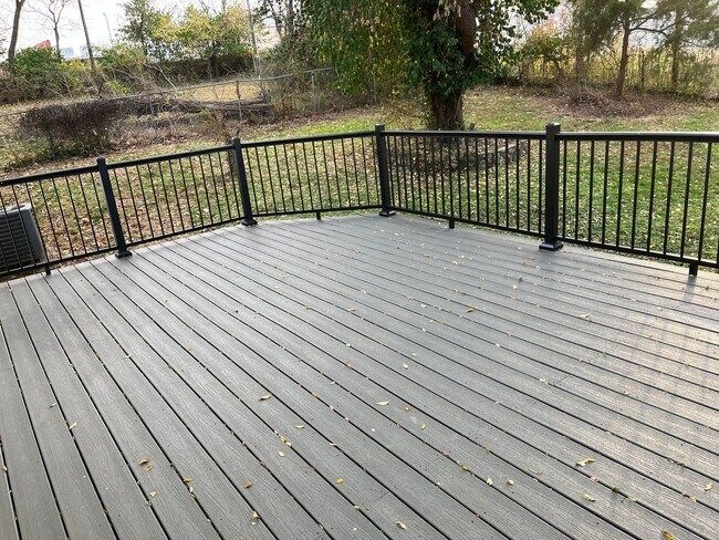 Building Photo - 3bedroom 3 bath. coming soon.