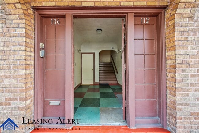 Building Photo - 112 S Cummings St