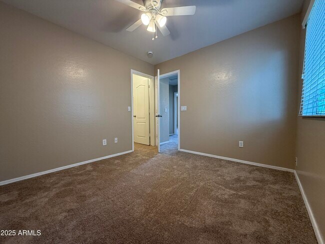 Building Photo - 1821 W Desert Mountain Dr