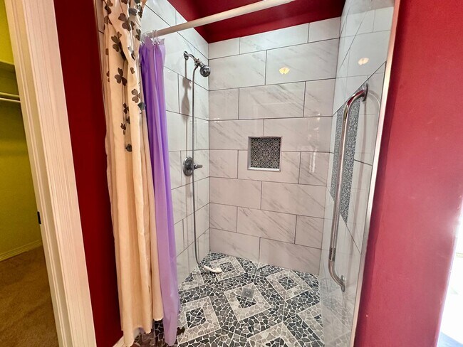 Building Photo - Charming 3-Bedroom Home with View in Moore...