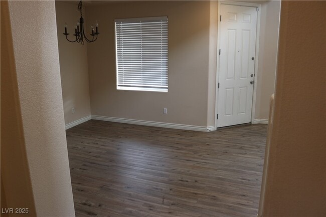 Building Photo - 2404 Alma Lidia Ave