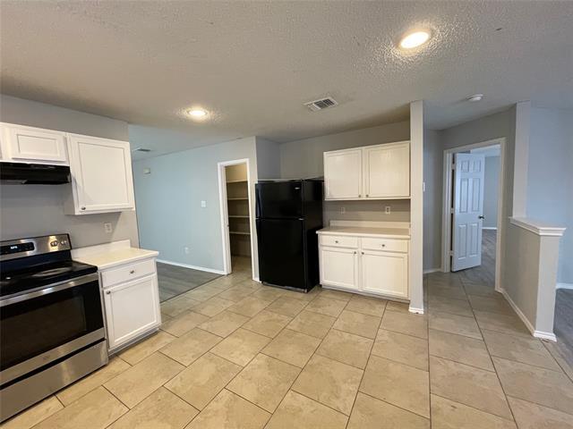 Building Photo - 4611 Wedgewood Dr