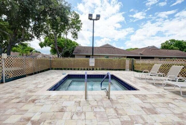 Building Photo - 8919 Sunnywood Pl