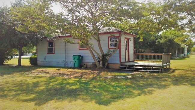 Building Photo - 15585 TX-36