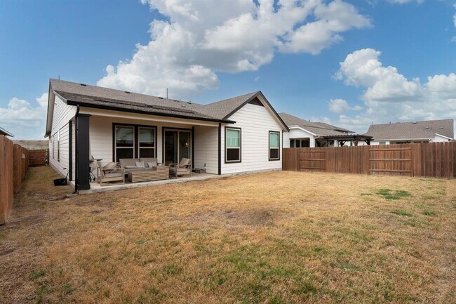 Building Photo - 8312 Skytex St