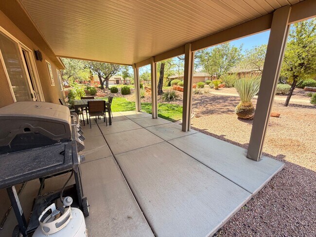 Building Photo - Home in Ivins