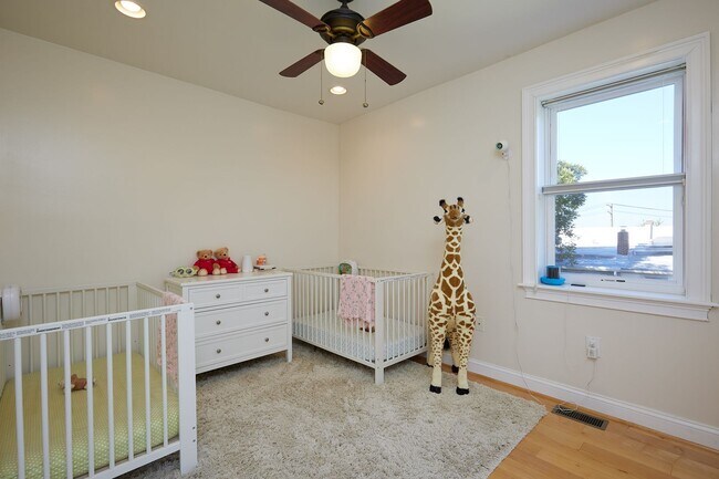 Building Photo - Petworth Stunner with Garage