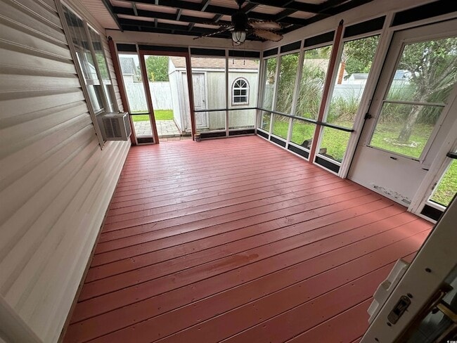 Building Photo - 5005 Medieval Dr