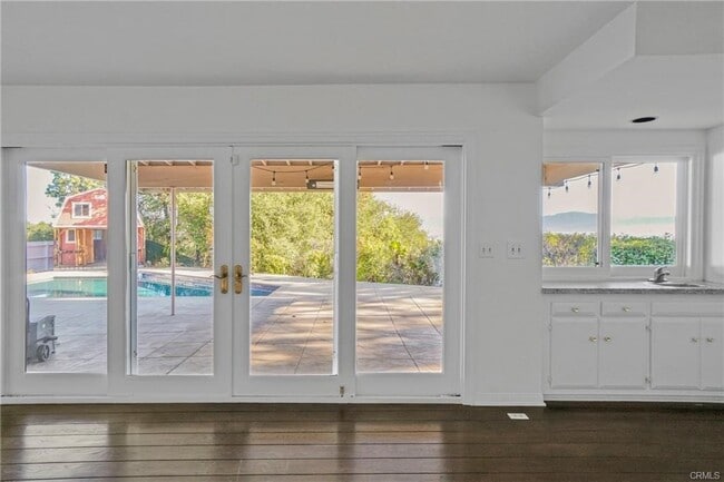 Building Photo - 16922 Oak View Dr