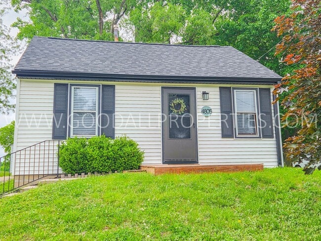 Building Photo - Cozy 2-Bedroom Home Near Downtown Des Moines & Gray’s Lake