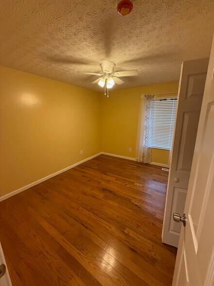 Building Photo - 3221 Kings Realm Ave