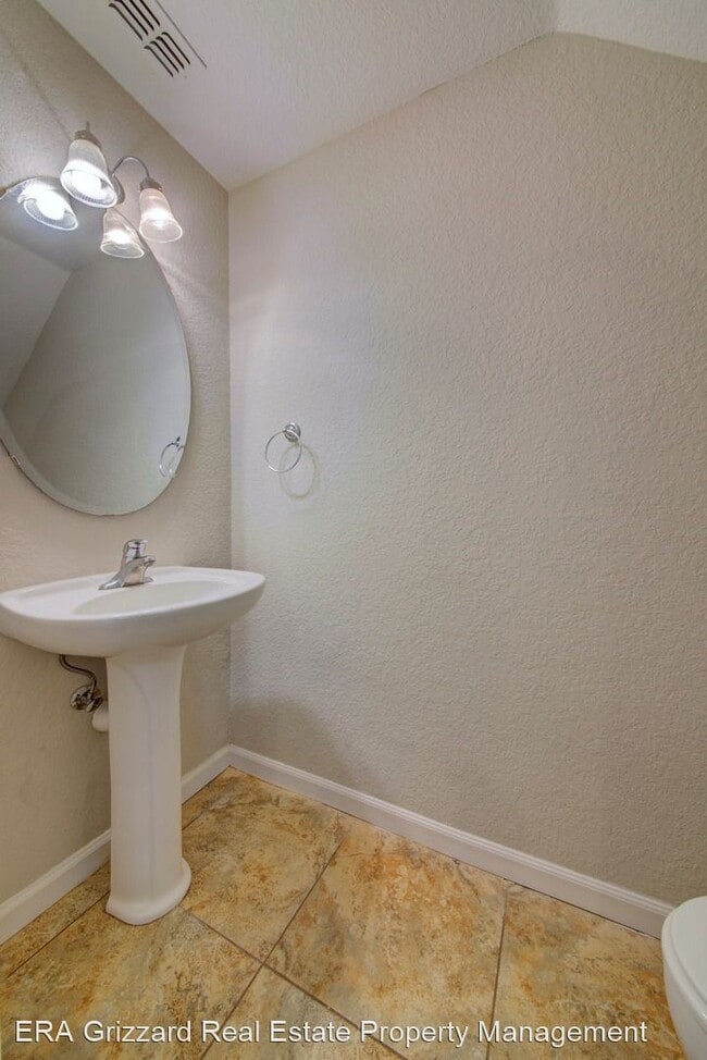 Building Photo - 3 br, 2.5 bath House - 5207 Hawkstone Drive