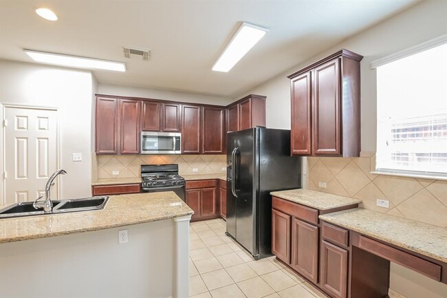 Building Photo - 8230 Encinitas Cove Dr