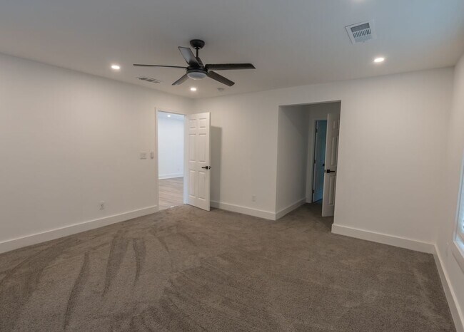 Building Photo - 3822 Bakers Ferry Rd SW