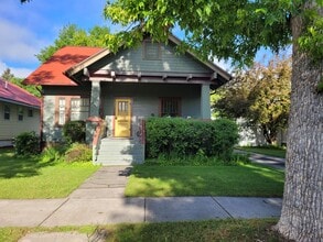 Building Photo - Whitefish 3 Bedroom partially furnished home with garage and private yard