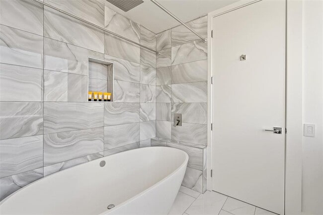 Building Photo - 1501 Ridgecrest Dr