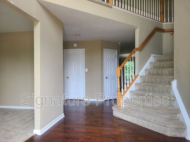 Building Photo - 4002 Mossy Bank Ln
