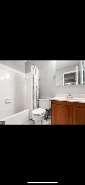 Private bathroom - 14555 Creek Branch Ct