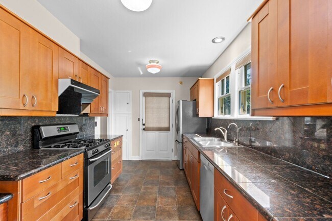 Building Photo - 6214 24th Ave NE