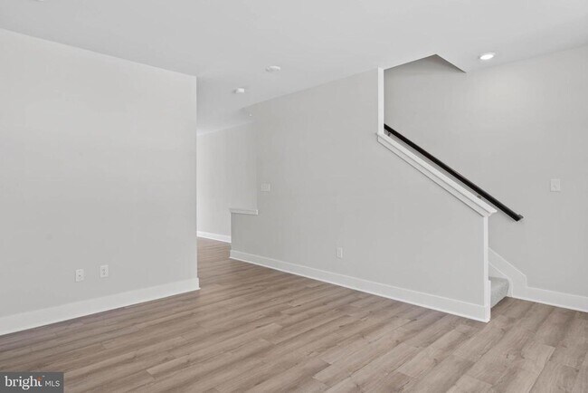 Building Photo - 29427 Oxford Dr