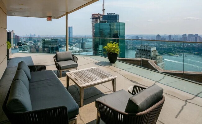 Building Photo - 75 Wall St