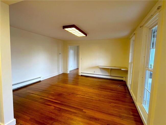 Building Photo - 44-44 Phillips St