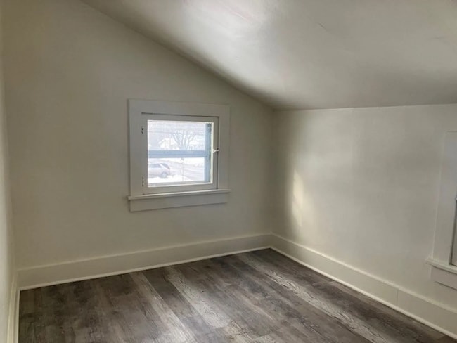 Building Photo - 404 S Main St