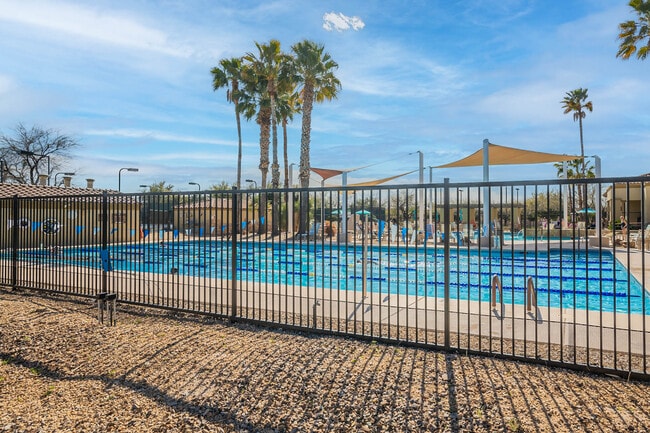 Building Photo - 1870 E Purple Martin Ln