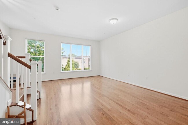 Building Photo - 1571 Renate Dr