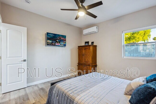 Building Photo - 437 Riverfront Dr