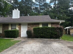 Building Photo - 2 bedroom 2 bath